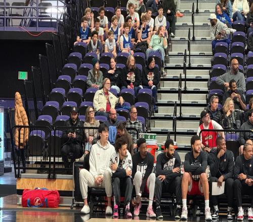 訓練時摔傷，隊記：楊瀚森因背部拉傷缺席今日G聯(lián)賽比賽