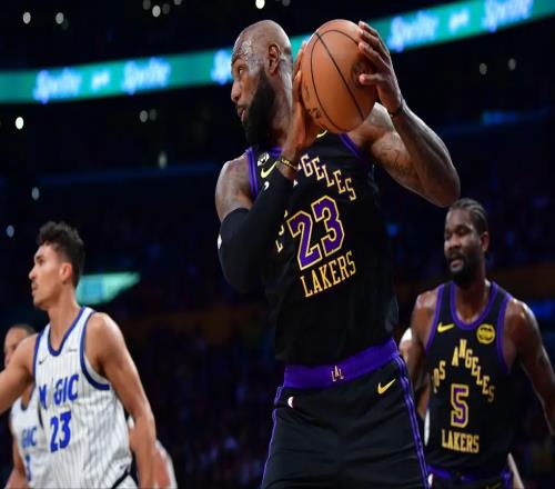 輸魔術遭2連??！湖人近3戰(zhàn)籃板輸29個，佩林卡的致命失誤坑慘東詹