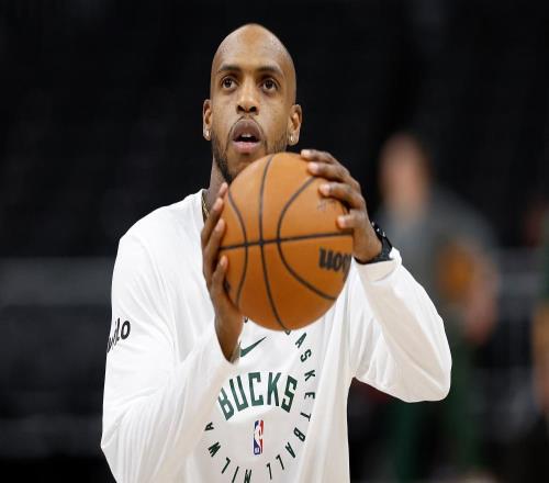 東部第一出手！NBA買斷市場地震！米德爾頓時(shí)隔13年重回底特律