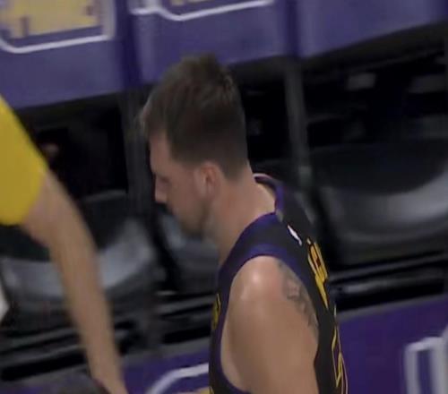 關(guān)鍵時(shí)刻出手猶豫，東契奇24中8得到24分9板15助