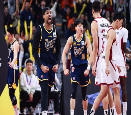 廣東第五外援即將就位！朱芳雨要補強內線致命短板，爭冠不是空談