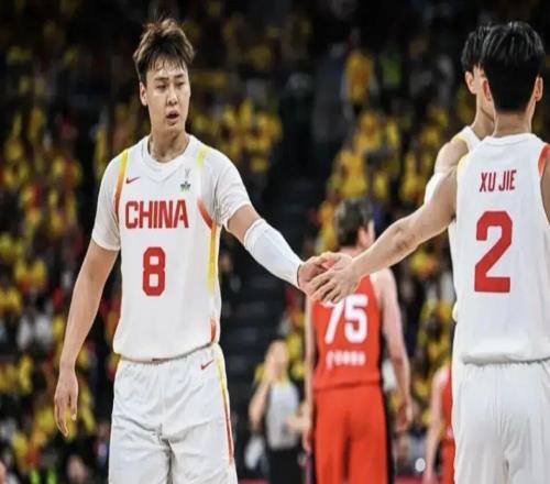 世預(yù)賽客戰(zhàn)日本中國(guó)男籃全力備戰(zhàn)