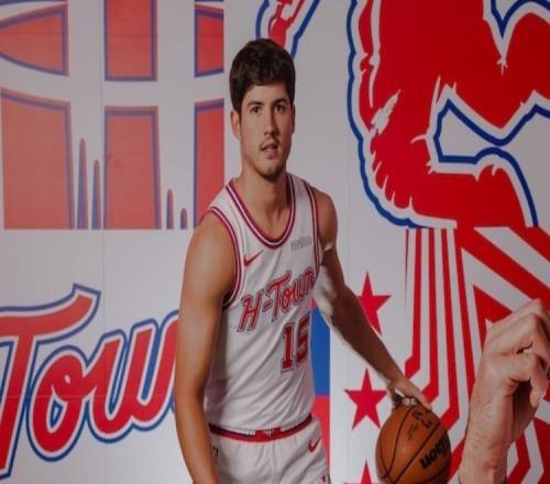 場(chǎng)均17+7控衛(wèi)缺陣，火箭隊(duì)因禍得福單中鋒+4射手首發(fā)，或收奇效