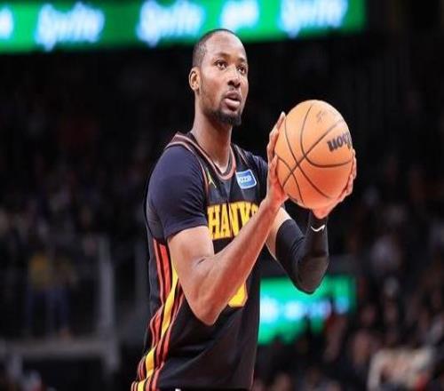 庫明加：老鷹團(tuán)隊氛圍極佳最重要的是為彼此而戰(zhàn)并搏取勝利