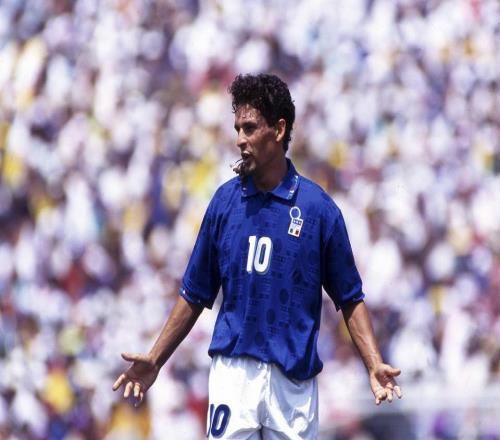 都嘲笑現(xiàn)在的米蘭！你知道當(dāng)年的AC米蘭有多強嗎