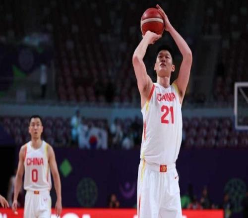 胡金秋10中9轟20+12頭功：3數(shù)據(jù)全場最高遭爭議判罰仍統(tǒng)治內(nèi)線