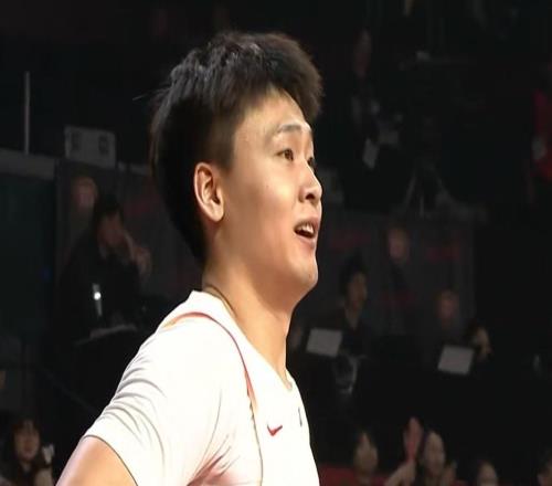 大逆轉(zhuǎn)！裁判“幫”也沒用！中國男籃太解氣了！