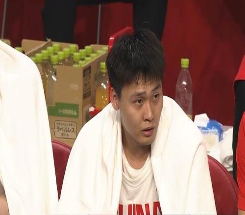 中國男籃大逆轉(zhuǎn)：打敗日本！一場7分險(xiǎn)勝，胡金秋20分，趙睿10分