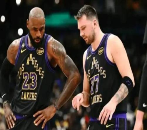 名記吐槽：詹姆斯和東契奇組合失敗，他們同時(shí)在場(chǎng)正負(fù)值82！