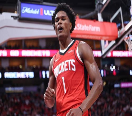 2場(chǎng)砍43分+12記三分！火箭神射手崛起，雙核受益，不簽新控衛(wèi)無妨