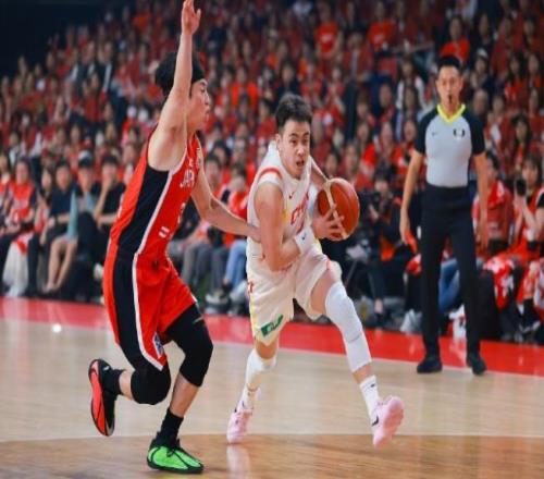 “日本主場哨”登熱搜！中國男籃15分大逆轉(zhuǎn)日本男籃，韓喬生：裁判真加戲