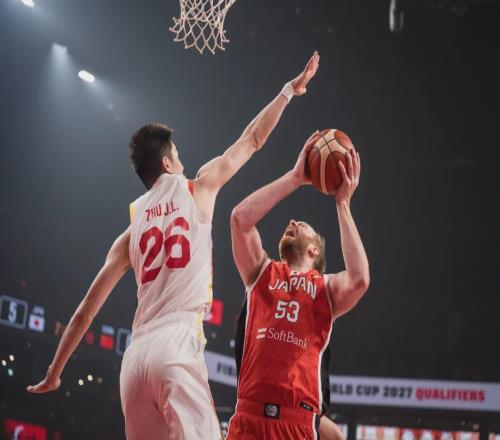 15分大逆轉(zhuǎn)！中國男籃大勝日本！裁判吹罰引發(fā)爭議