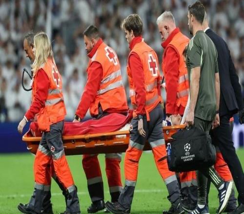 大水沖了龍王廟！皇馬球員短時(shí)間兩次相撞，阿森西奧被擔(dān)架抬出