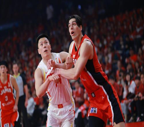 張鎮(zhèn)麟3中0！男籃客場贏日本，3新人沒亮點，賀希寧隊友首發(fā)拿2分