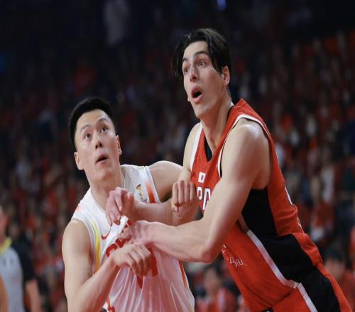 媒體人：李弘權(quán)的寶寶在集訓(xùn)期間出生，目前仍未見(jiàn)到孩子第一面