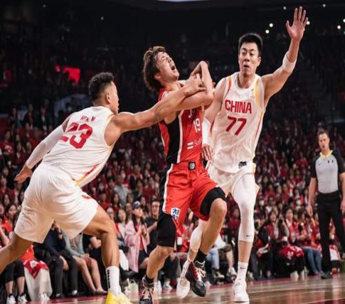 中國男籃贏球仍有一人該批！王牌前鋒在場輸10分，郭士強認清現(xiàn)實