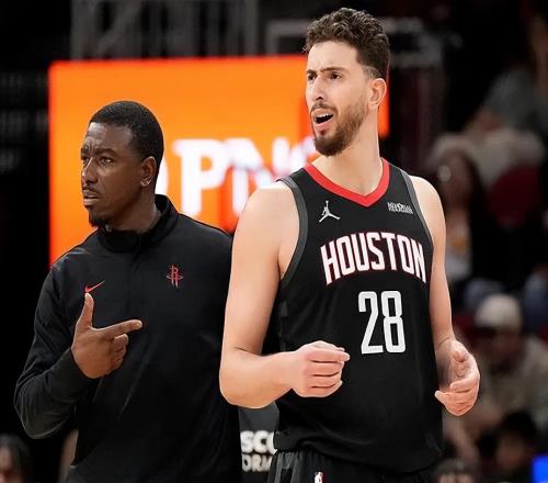 CC轟29+5+13+3+3仍無緣今日最佳！對(duì)不起，你碰到暴走的申京了