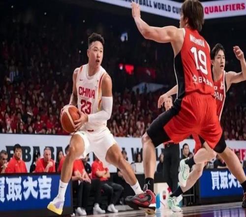 聚焦中國男籃逆轉(zhuǎn)日本隊(duì)，賀希寧成奇兵，趙繼偉顯擔(dān)當(dāng)