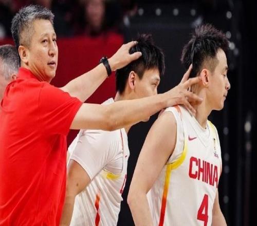 郭士強(qiáng)中場(chǎng)喊話：永遠(yuǎn)相信中國(guó)男籃是一支優(yōu)秀的隊(duì)伍