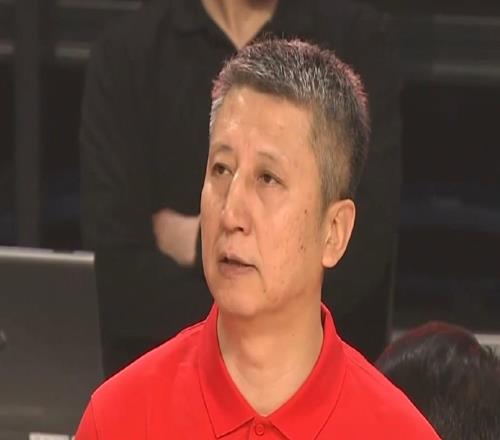 男籃首節(jié)被日本吊打！防守+籃板全垮，進(jìn)攻多人打鐵，戰(zhàn)術(shù)也不行