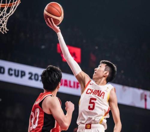 中國(guó)男籃15分逆轉(zhuǎn)日本！郭士強(qiáng)激活三大奇兵，出線形勢(shì)一片大好