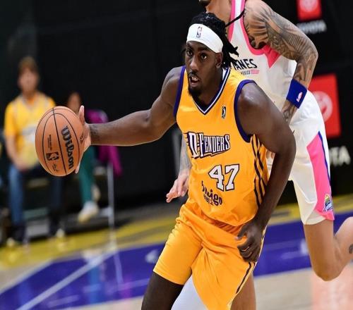 潛在的優(yōu)質3D鋒線！湖人二隊應該考慮給這位多一些表現(xiàn)機會