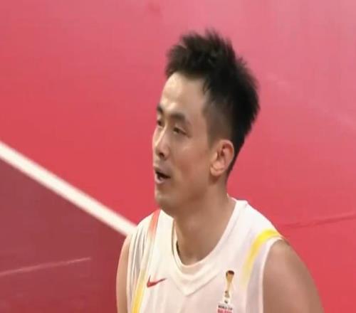 中國(guó)男籃14分大逆轉(zhuǎn)日本！胡金秋砍18+10，趙繼偉3記三分