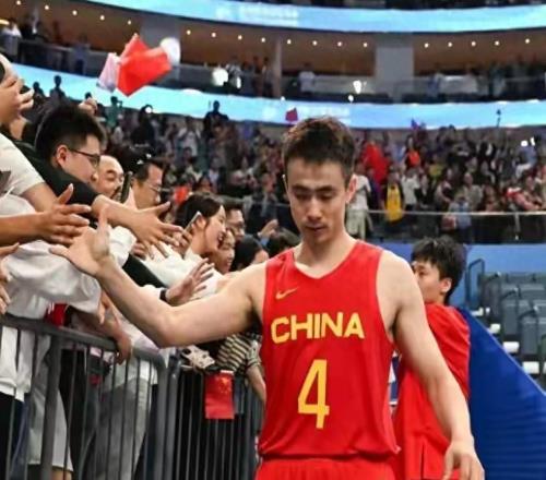 胡明軒落選！趙繼偉趙睿領(lǐng)銜，張鎮(zhèn)麟對(duì)決渡邊，日本踩場(chǎng)苦練三分