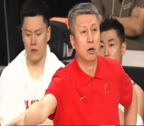 不是胡金秋趙繼偉！中國男籃逆轉(zhuǎn)日本靠這3人，楊鳴點評一針見血