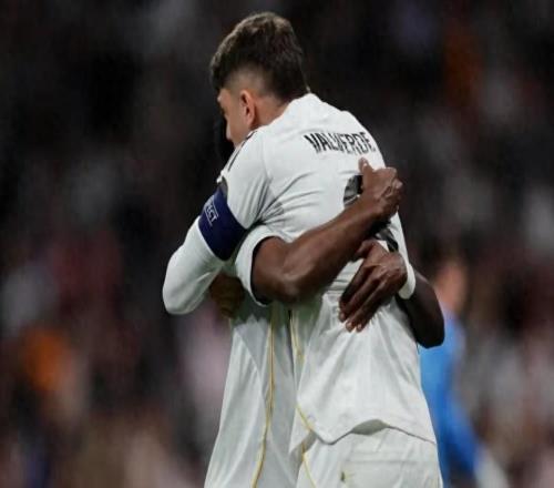 歐冠4場(chǎng)神劇情炸場(chǎng)！逆轉(zhuǎn)絕殺+豪門翻車，16強(qiáng)名額終定