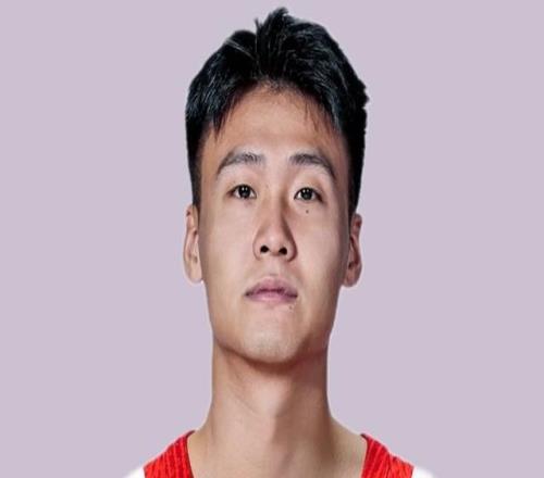 中國(guó)男籃首發(fā)5人出爐：隊(duì)長(zhǎng)趙睿！胡金秋+王浩然+朱俊龍+賀希寧