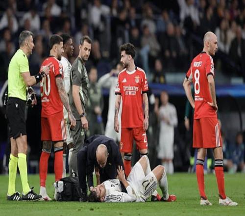 頸部受傷，勞爾阿森西奧被救護(hù)車送往醫(yī)院進(jìn)行檢查