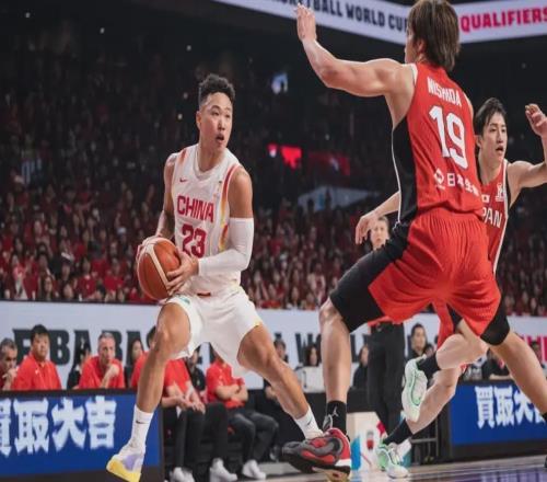 擊敗日本隊！郭士強世預(yù)賽首勝，主場哨太黑了，央視解說怒斥！