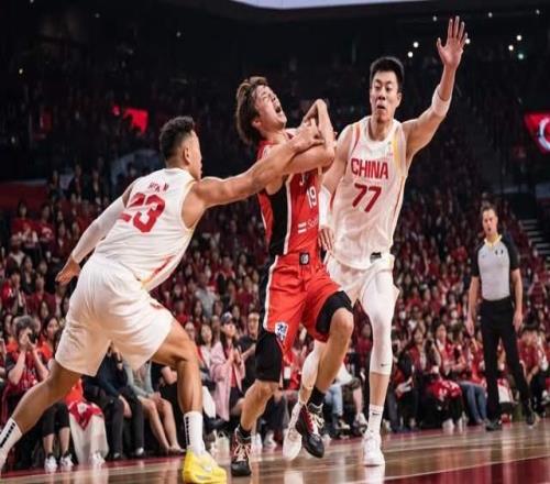 中國男籃逆轉(zhuǎn)日本，看看媒體人怎么說，蘇群盛贊，賈磊怒斥黑哨