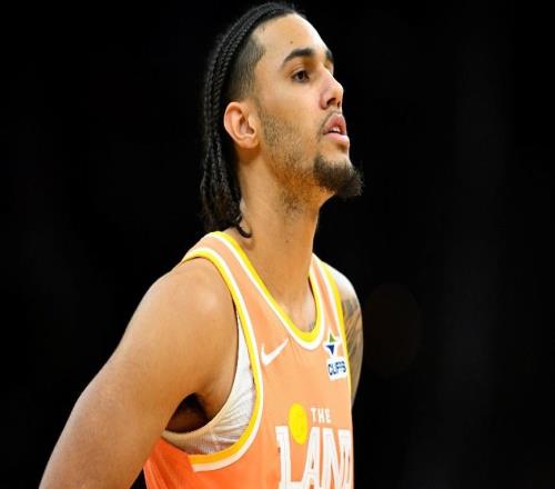 騎士116118惜敗雄鹿球員評價：3人優(yōu)秀，3人及格，4人低迷