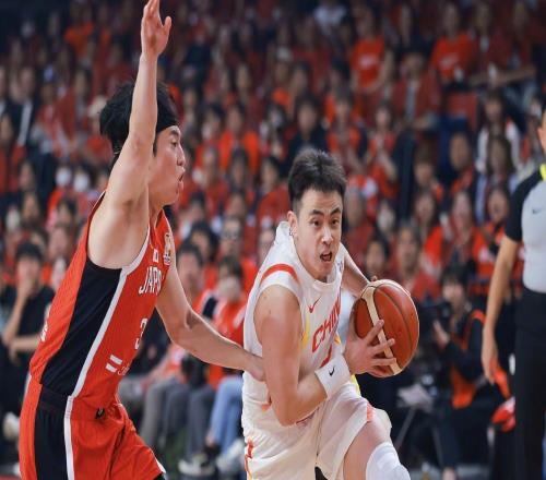 人民日?qǐng)?bào)：中國男籃拿下至關(guān)重要的勝利，為出線爭到主動(dòng)權(quán)