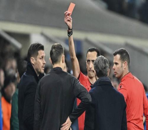 凱爾：沒注意到施洛特貝克被罰下的原因，很驚訝裁判出示紅牌