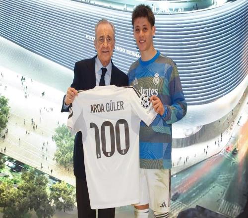 達(dá)成皇馬生涯100場里程碑，居萊爾獲贈紀(jì)念球衣