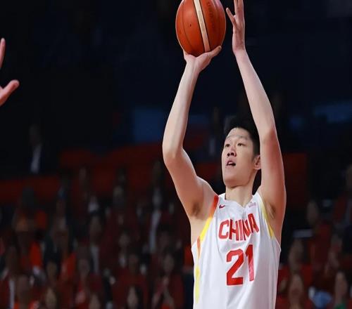 浙江雙雄太好用！胡金秋統(tǒng)治籃下，朱俊龍鎖渡邊雄太，2人搶21板