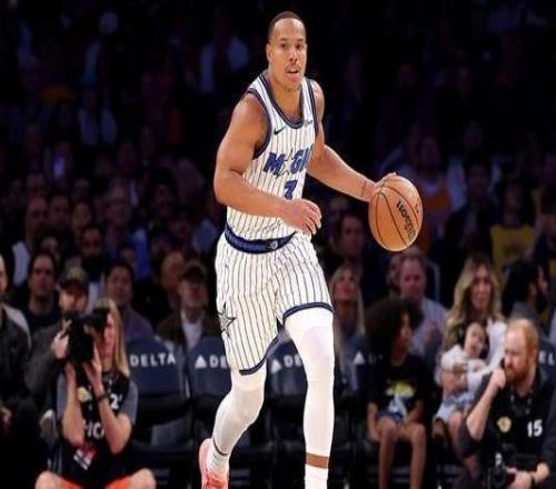 官宣：因?qū)⑶蛉酉蛴^眾席貝恩將被處以2.5萬美元罰款