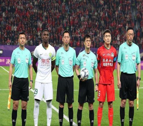 新賽季中超第一奪冠熱門是海牛，因強力鋒線加盟，泰山是降級熱門