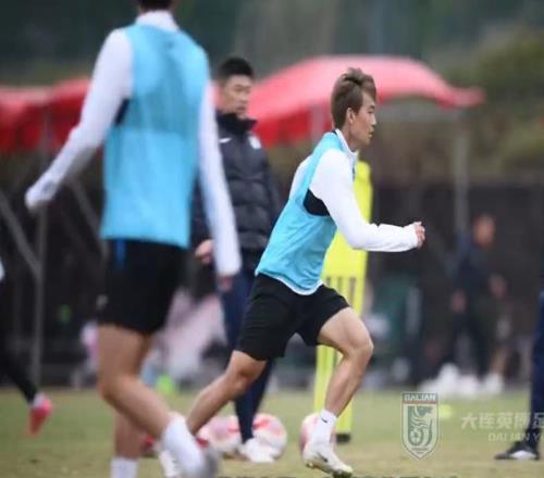 劉逸踢不了中超崔麒呢黃山上位一將被嚴重高估馮勁攪亂格局