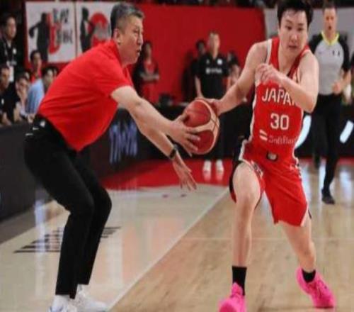 郭士強(qiáng)搶斷富永啟生蘇群點(diǎn)評(píng)中國(guó)隊(duì)5打8逆轉(zhuǎn)獲勝