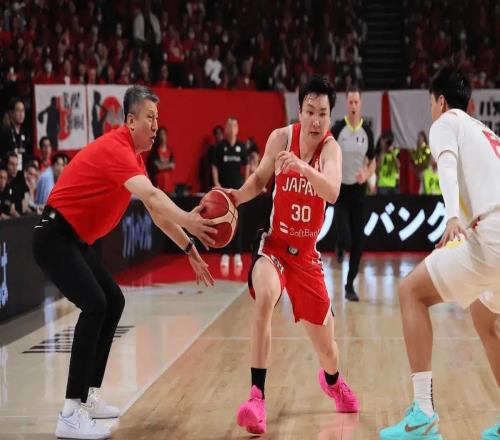 真防守型主教練，郭士強(qiáng)本場比賽“搶斷”富永啟生引發(fā)日媒熱議