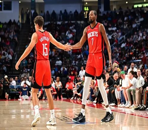 又逆轉(zhuǎn)！三分23中12，背靠背啊，阿杜終于有自己的最強(qiáng)幫手了