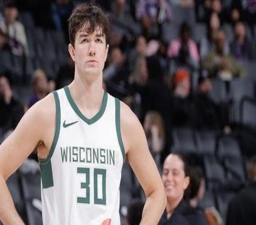 Scotto：雄鹿以雙向合同簽下科馬克瑞安