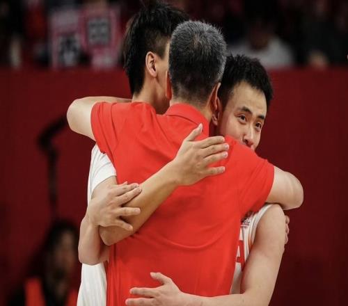趙繼偉是這支中國男籃唯一打過奧運的球員！賽后，趙繼偉熱血發(fā)文