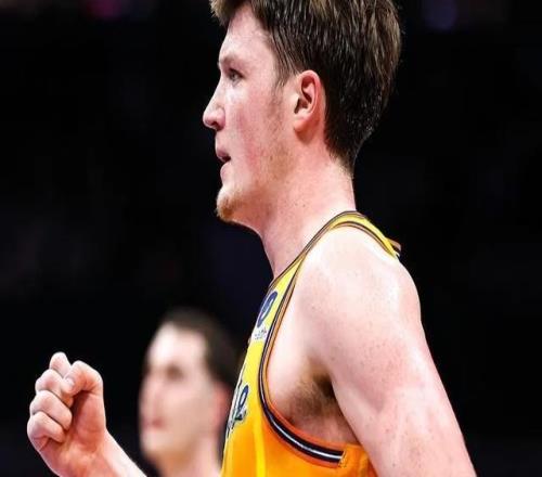 只用59場(chǎng)，他就成為新秀歷史第一