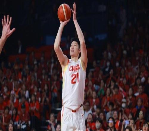 央視新聞發(fā)文祝賀中國男籃：小伙子們好樣的，贊！