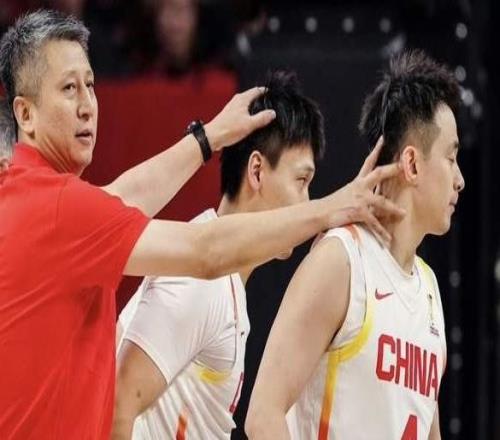 趙繼偉是這支中國男籃唯一打過奧運的球員！賽后，趙繼偉熱血發(fā)文